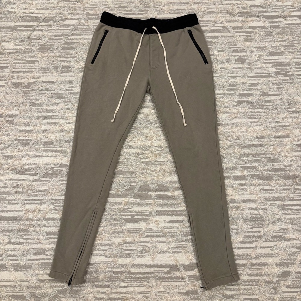 FOG Fear Of God Essentials Jogger Pants Men’s Large Stucco Ankle Zip Drawstring